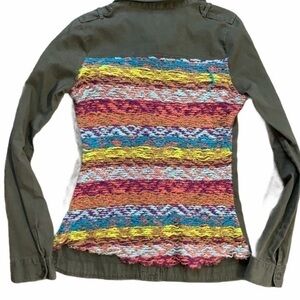 Gimmicks by BKE army green crochet shirt